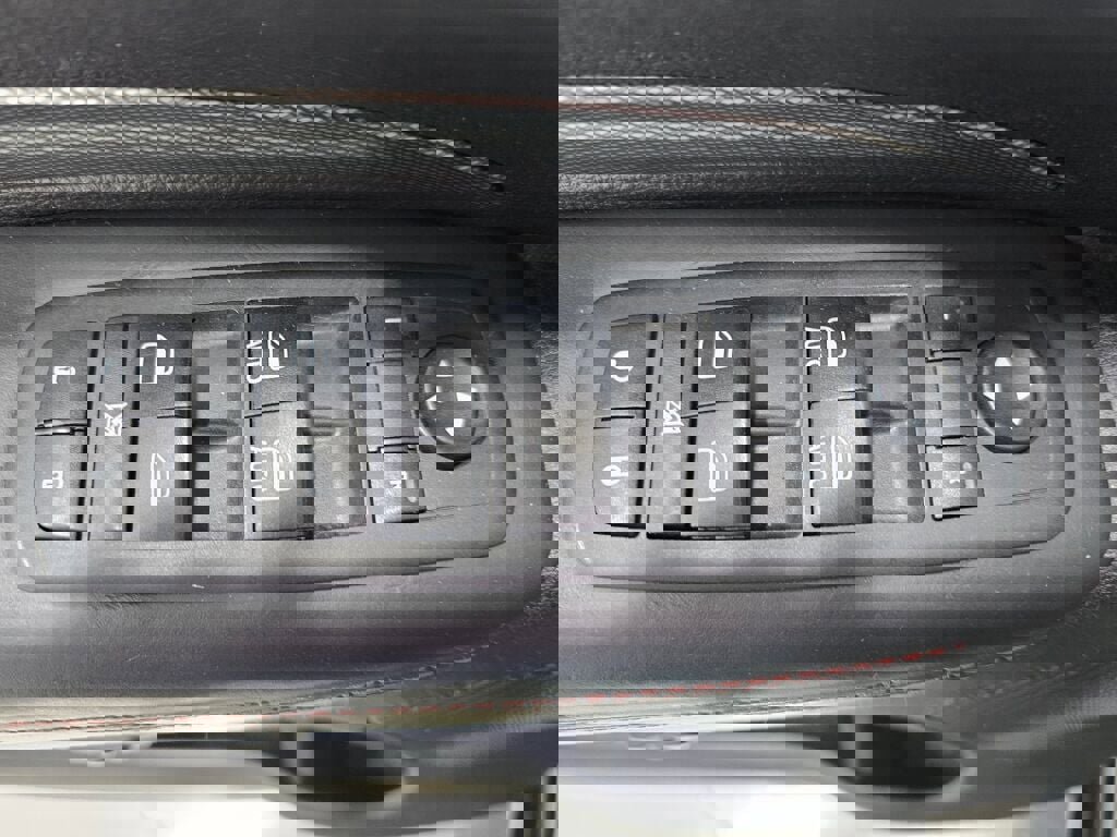 Used 2018 Dodge Durango R/T image 35