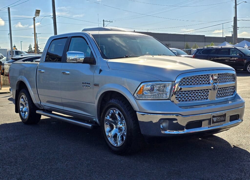 Used 2017 RAM 1500 Laramie AWD/4WD image 4