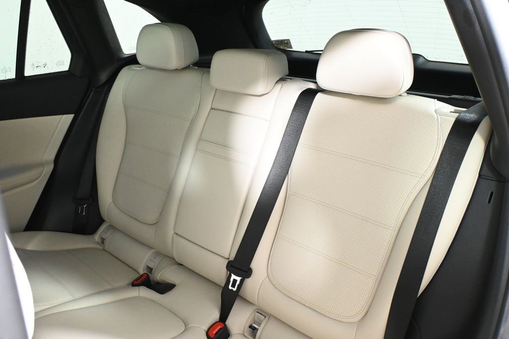 Used 2026 Mercedes-Benz GLC 300 4MATIC image 4