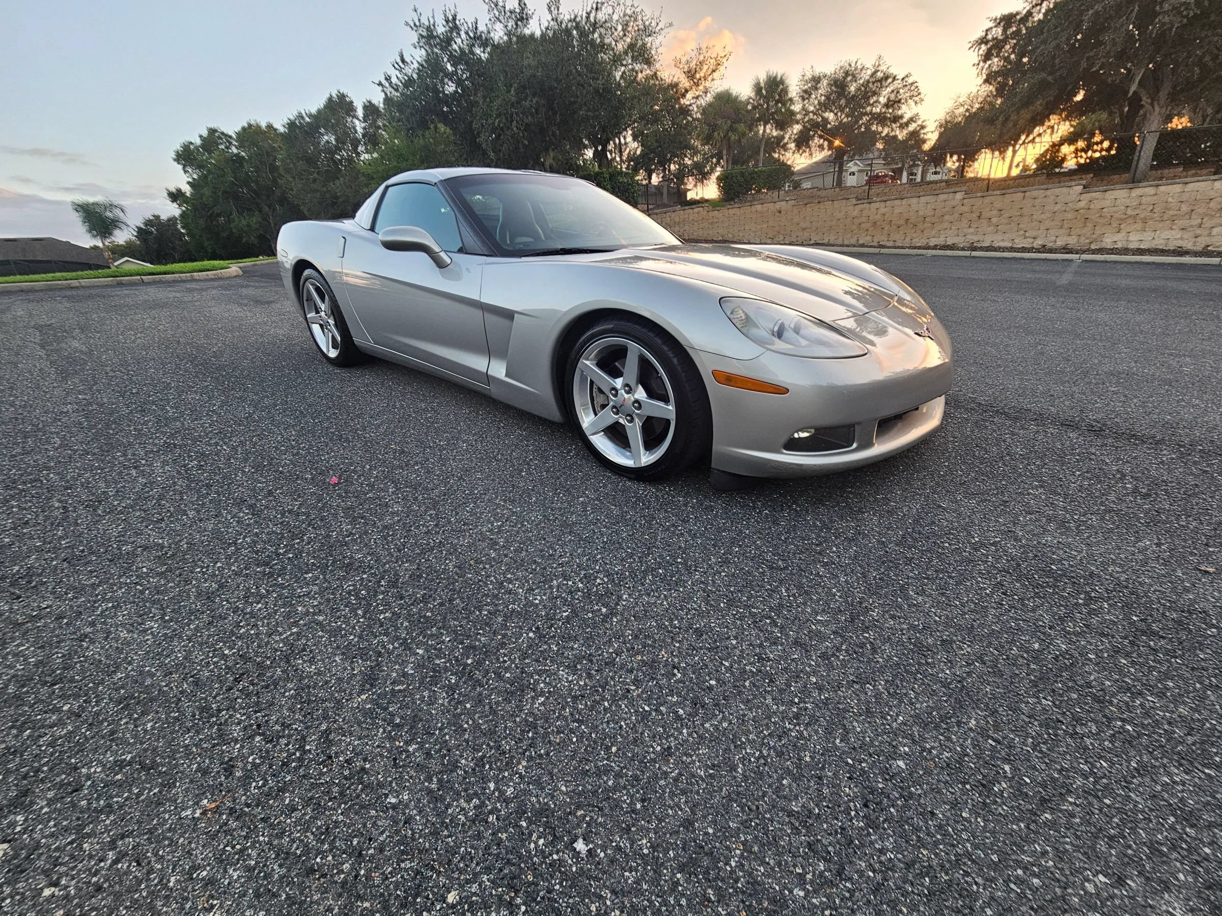 Used 2005 Chevrolet Corvette Coupe w/ Preferred Equipment Group RWD image 1