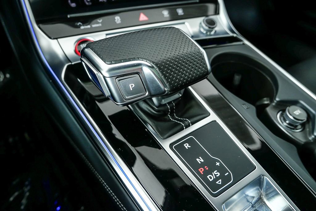 Used 2022 Audi S6 Prestige w/ Prestige Package image 18