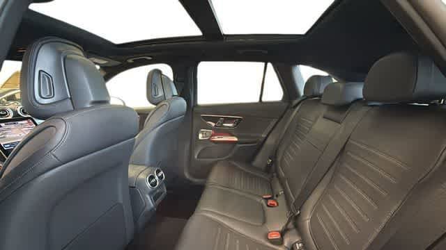 Used 2025 Mercedes-Benz GLC 350e 4MATIC image 5