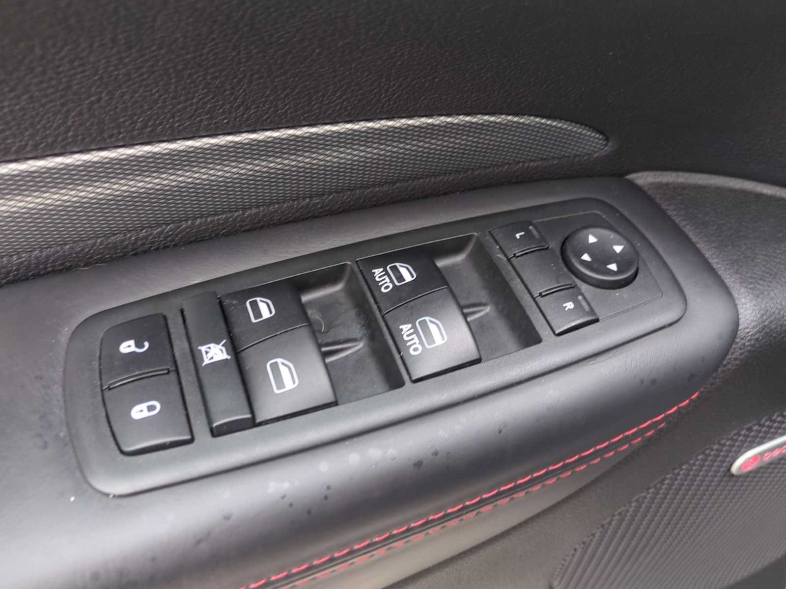 Used 2018 Dodge Durango R/T w/ Blacktop Package AWD/4WD image 24