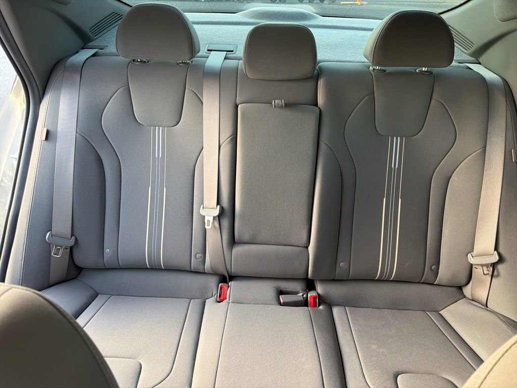 Used 2024 Hyundai Elantra SEL w/ Convenience Package image 19