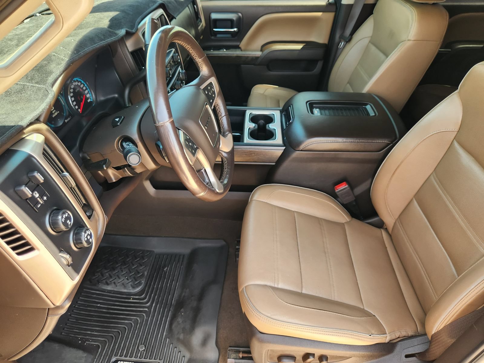 Used 2018 GMC Sierra 2500 Denali w/ Duramax Plus Package AWD/4WD image 14