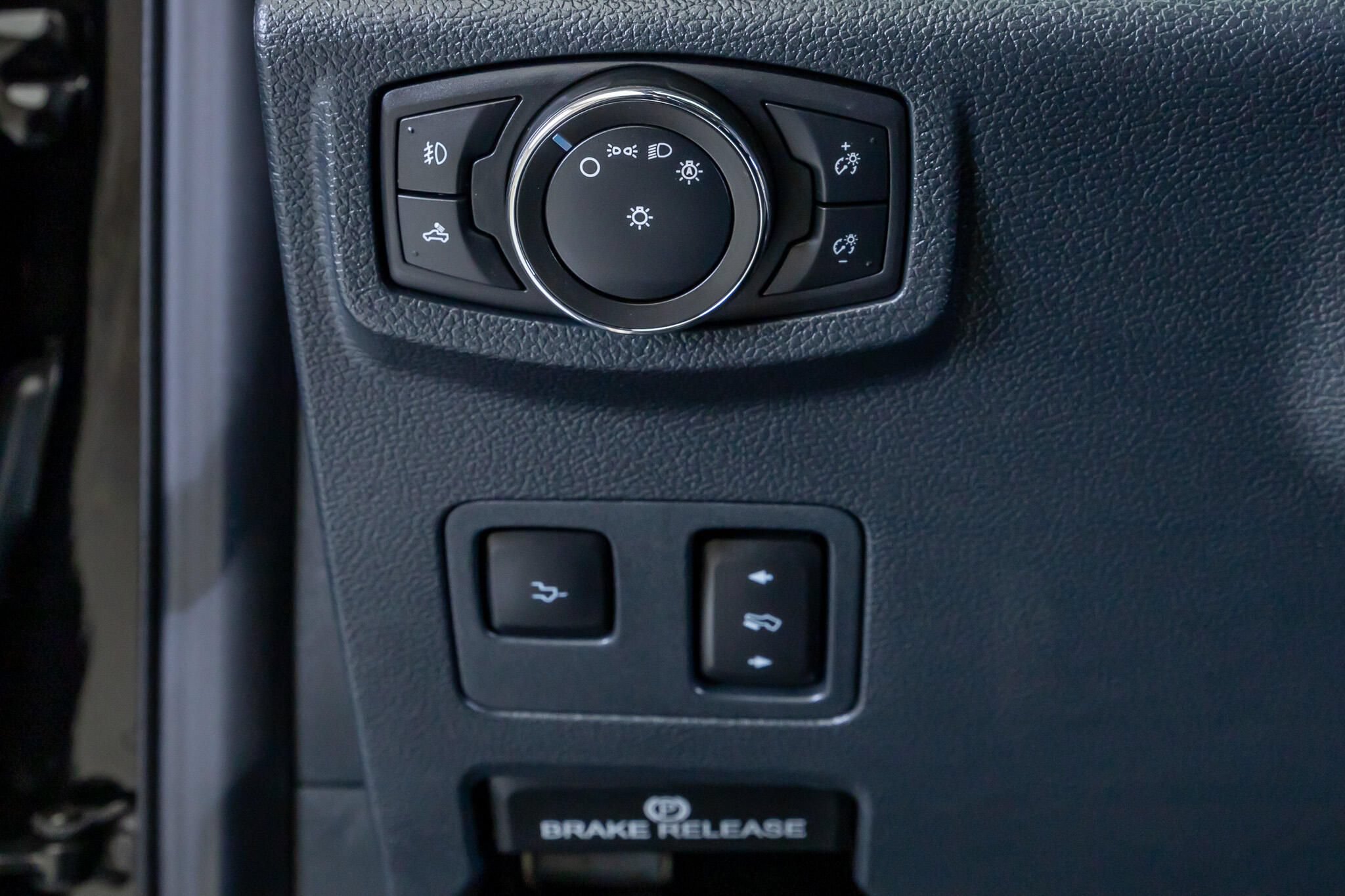 Used 2022 Ford F450 Platinum w/ FX4 Off-Road Package AWD/4WD image 19