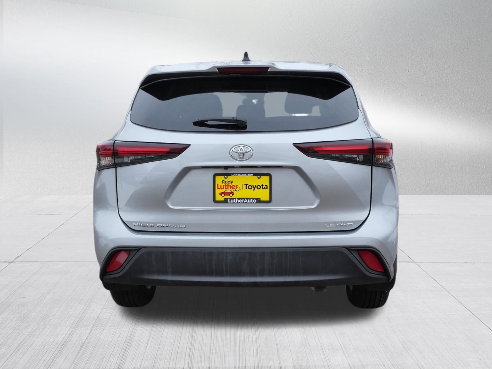 Certified 2024 Toyota Highlander LE image 7