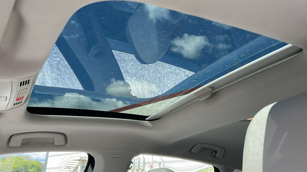 Used 2023 Volkswagen Jetta SE w/ Panoramic Sunroof Package FWD image 21