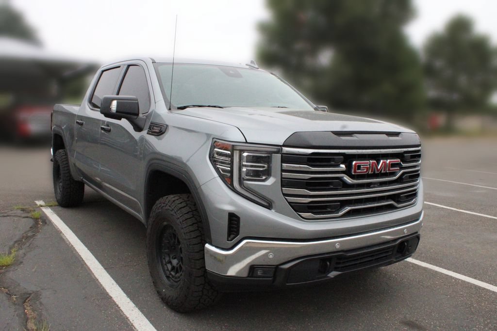 Used 2024 GMC Sierra 1500 SLT w/ SLT Premium Plus Package AWD/4WD image 12