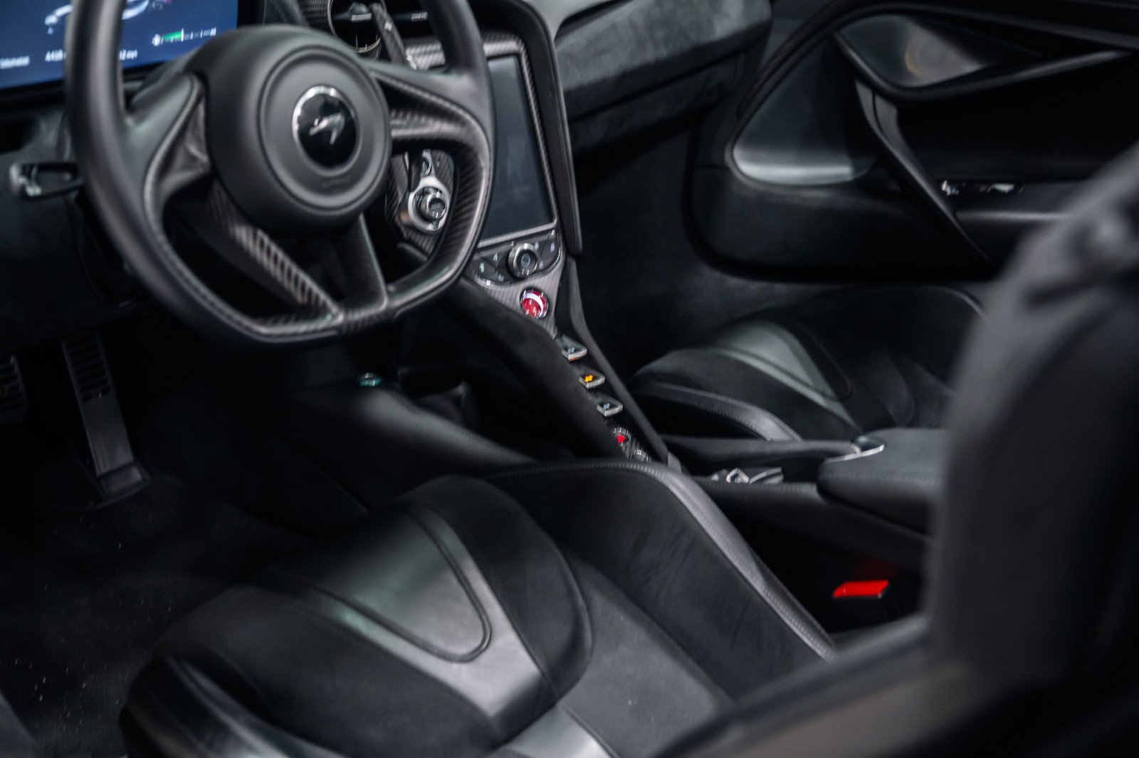 Used 2019 McLaren 720S Performance RWD image 21