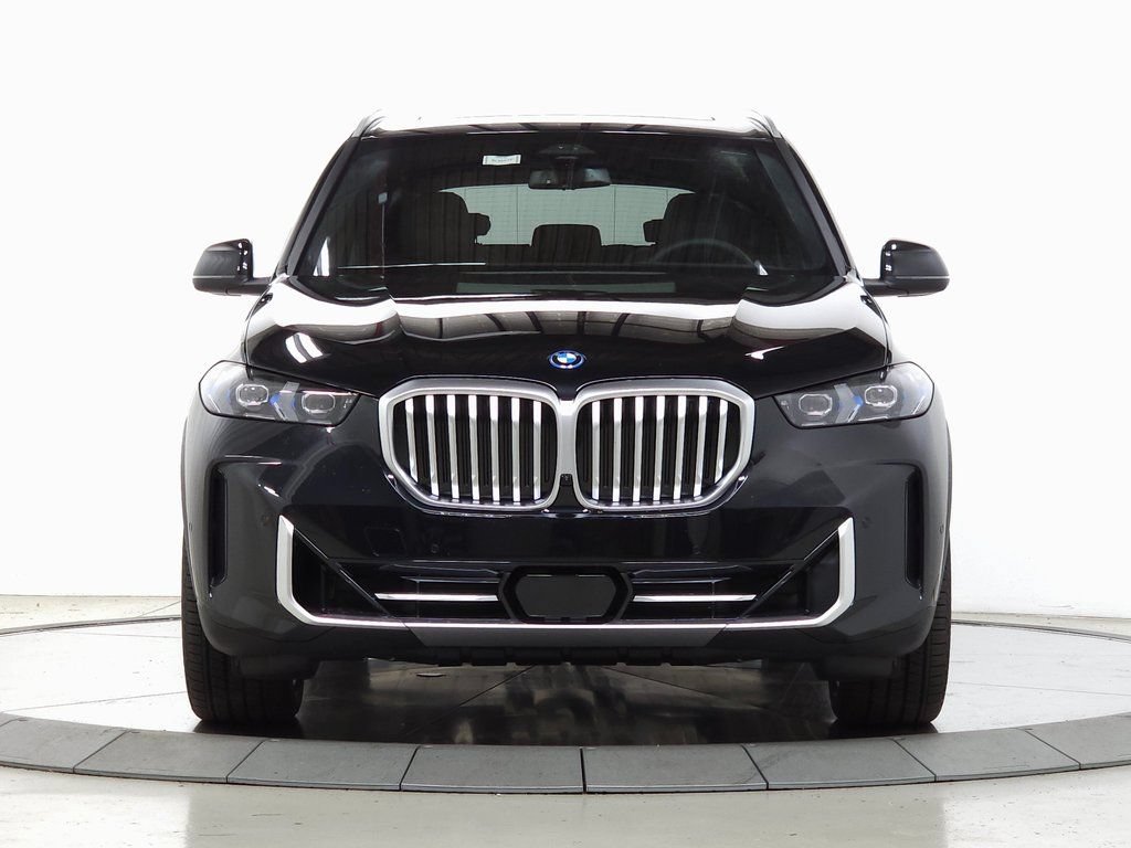 Used 2026 BMW X5 xDrive50e w/ Premium Package AWD/4WD image 2