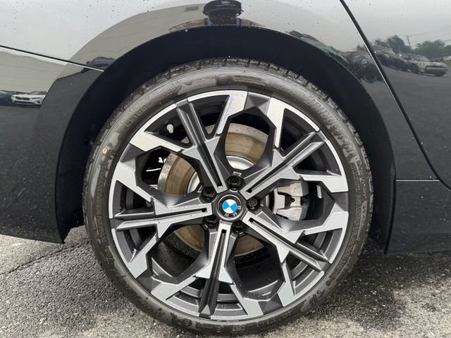 New 2026 BMW 330i xDrive Sedan w/ Convenience Package AWD/4WD image 17