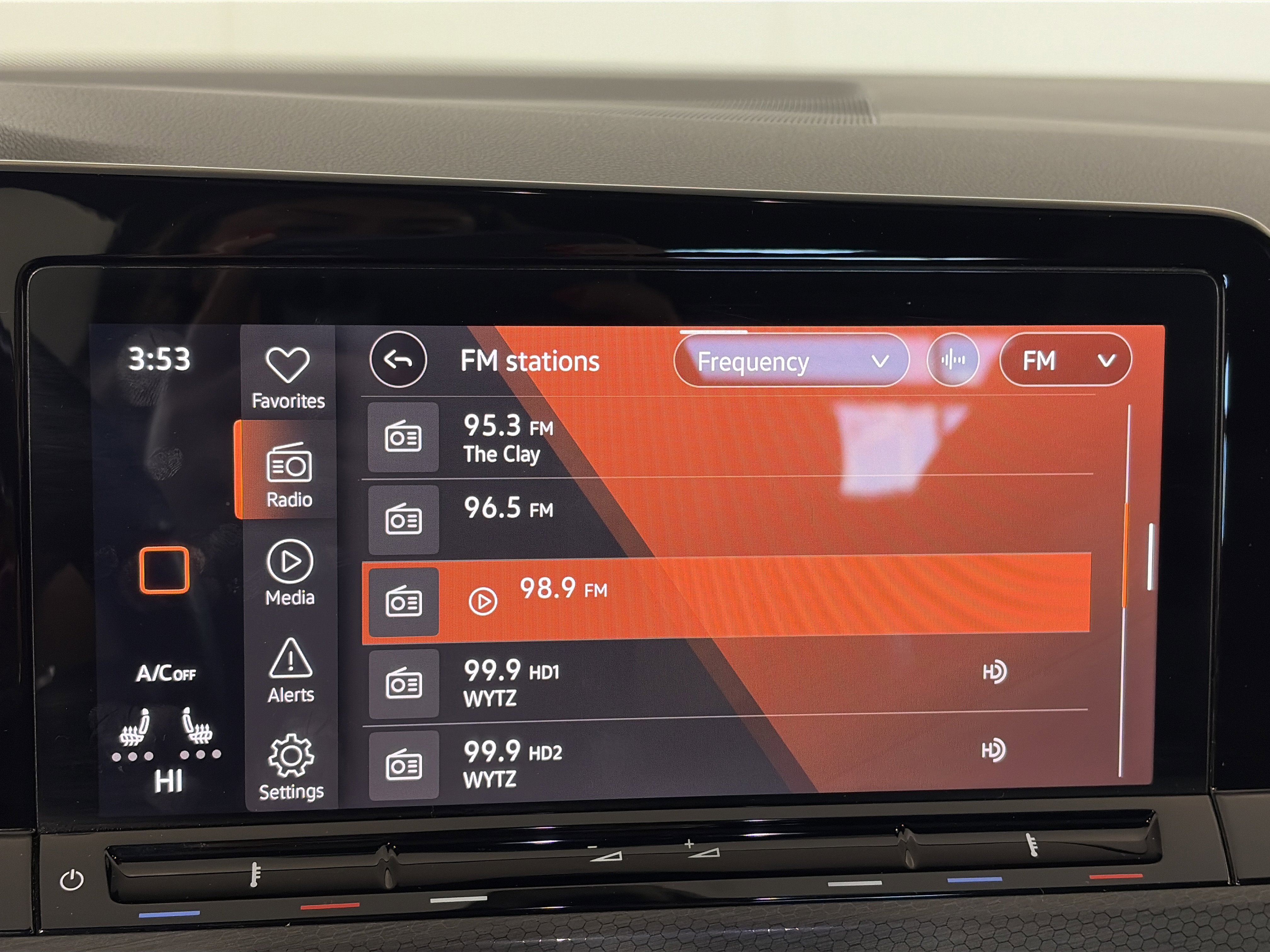 Used 2022 Volkswagen GTI SE image 19