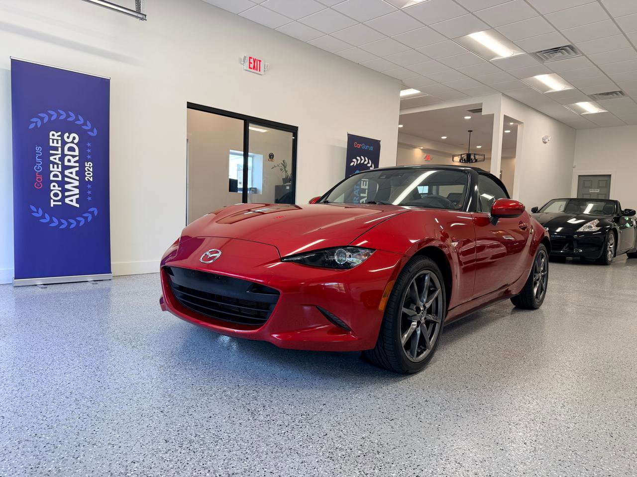 Used 2017 MAZDA MX-5 Miata Grand Touring RWD image 3