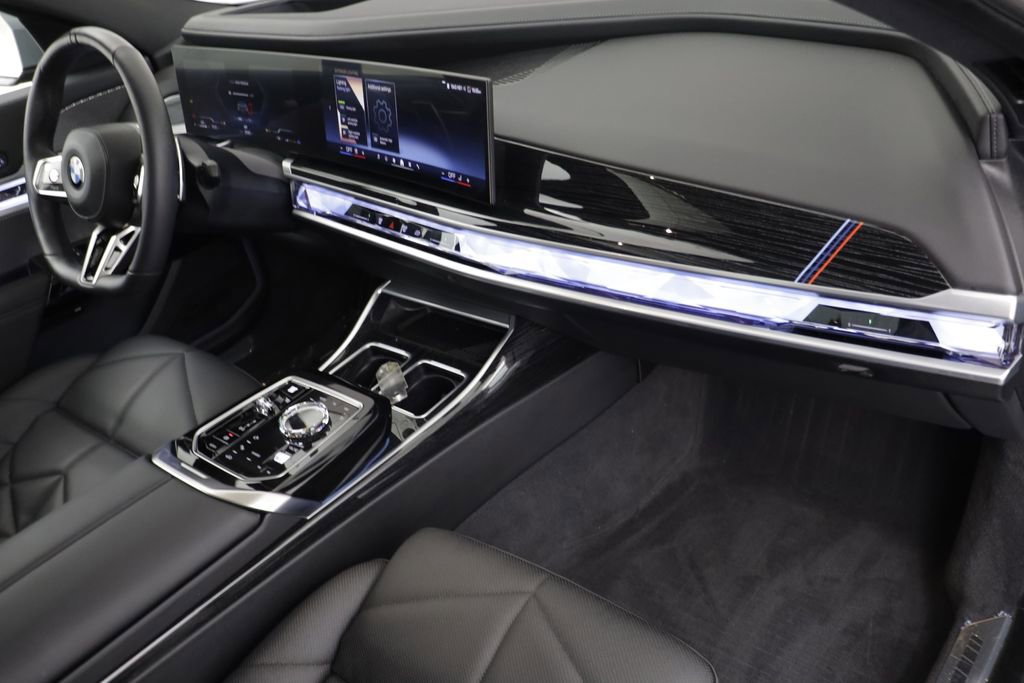 Certified 2025 BMW 740i xDrive AWD/4WD image 21