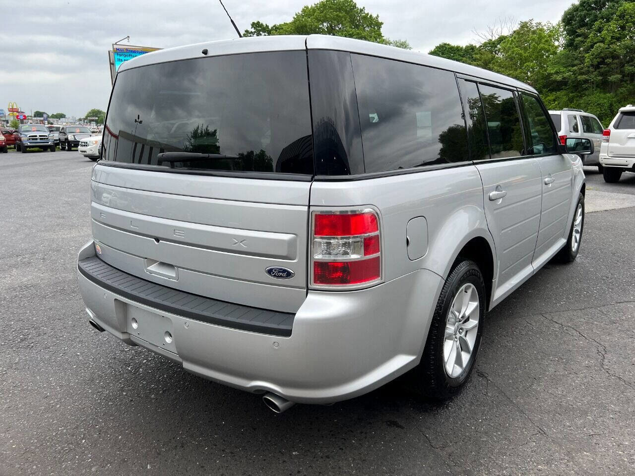 Used 2019 Ford Flex SE image 5