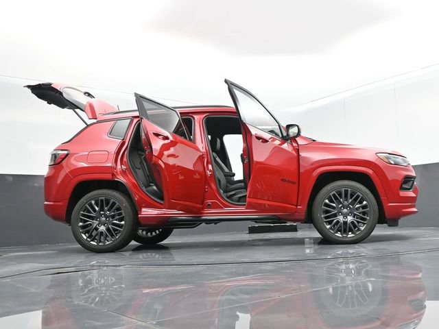 Used 2024 Jeep Compass Limited image 66