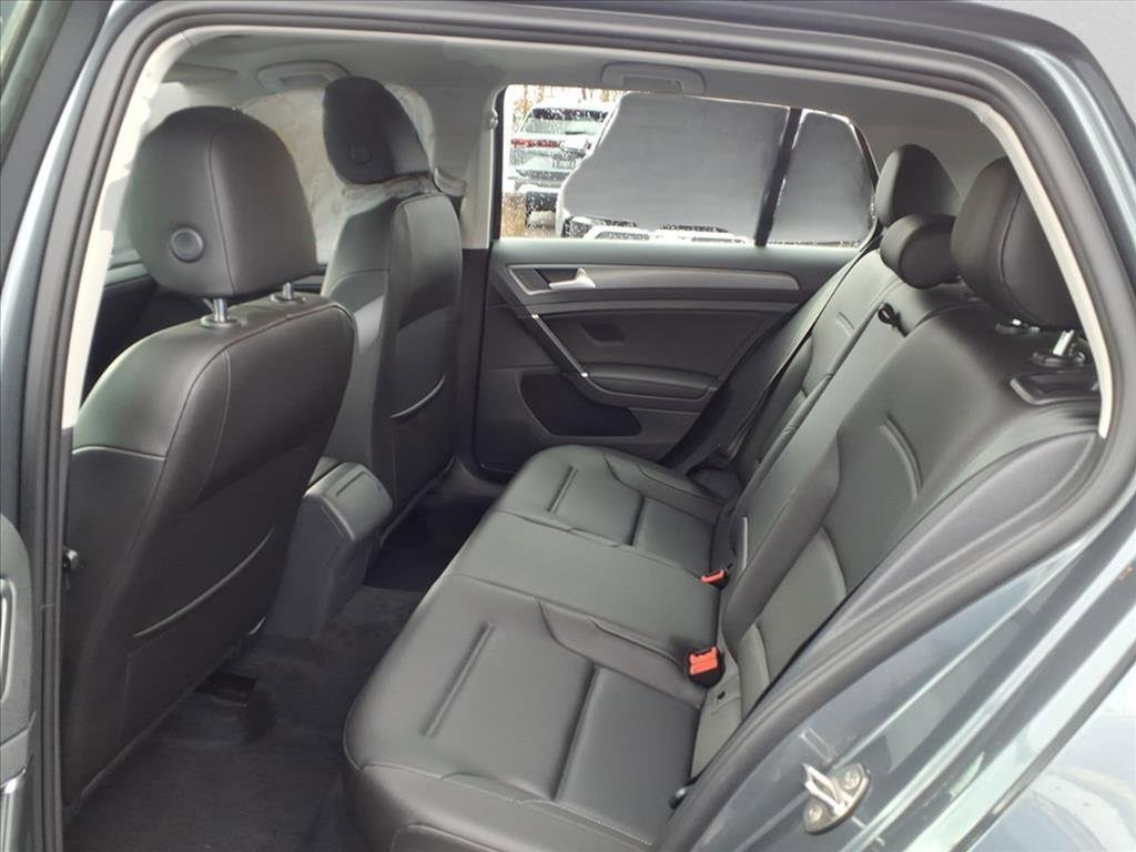 Used 2020 Volkswagen Golf 4-Door image 10