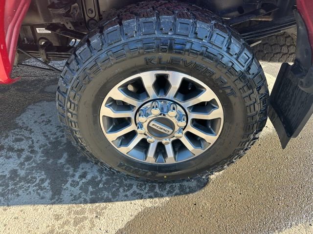 Used 2020 Ford F350 Lariat w/ Snow Plow/Camper Package image 11