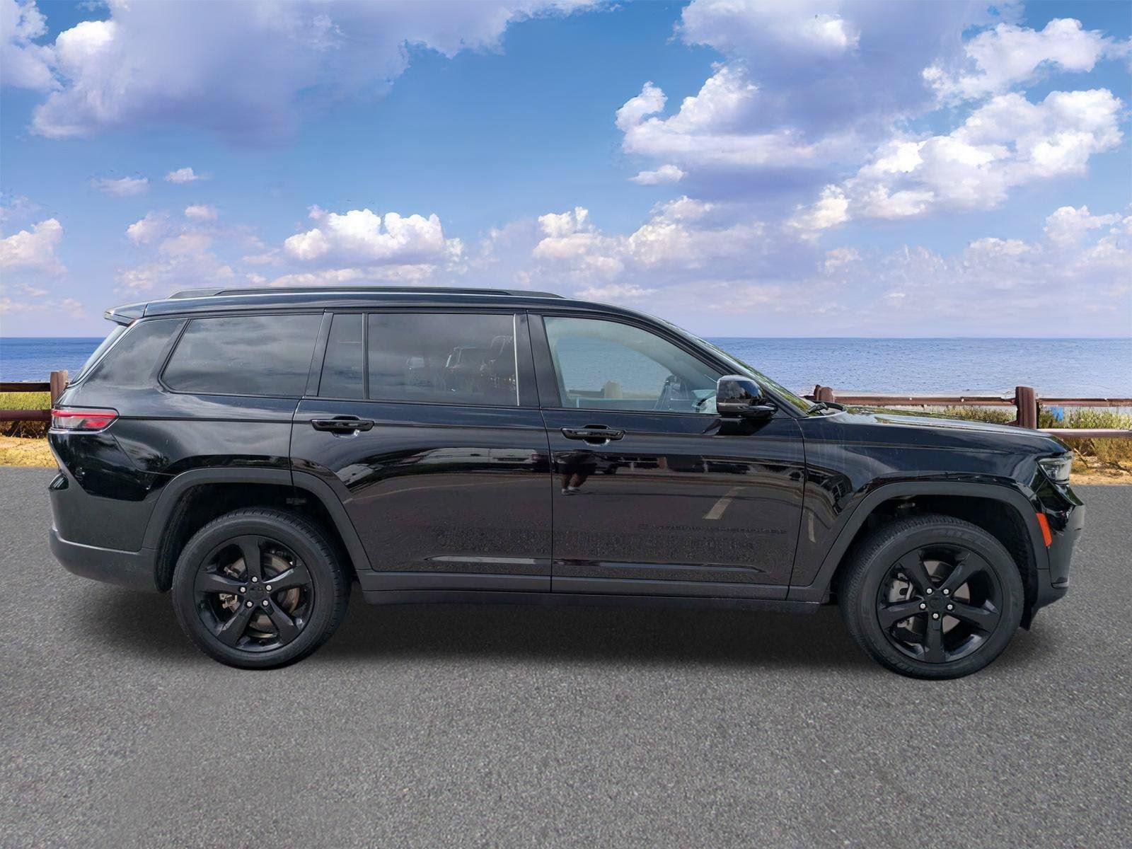 Certified 2024 Jeep Grand Cherokee L Altitude AWD/4WD image 9