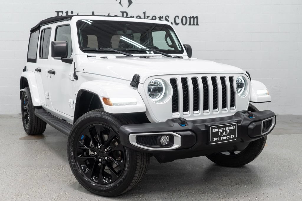 Used 2023 Jeep Wrangler Unlimited Sahara w/ Cold Weather Group AWD/4WD image 39
