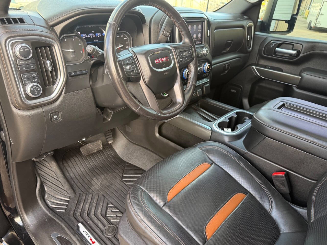 Used 2020 GMC Sierra 2500 AT4 w/ AT4 Premium Package image 15