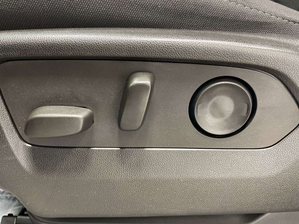 Used 2022 Chevrolet Silverado 1500 Custom image 32