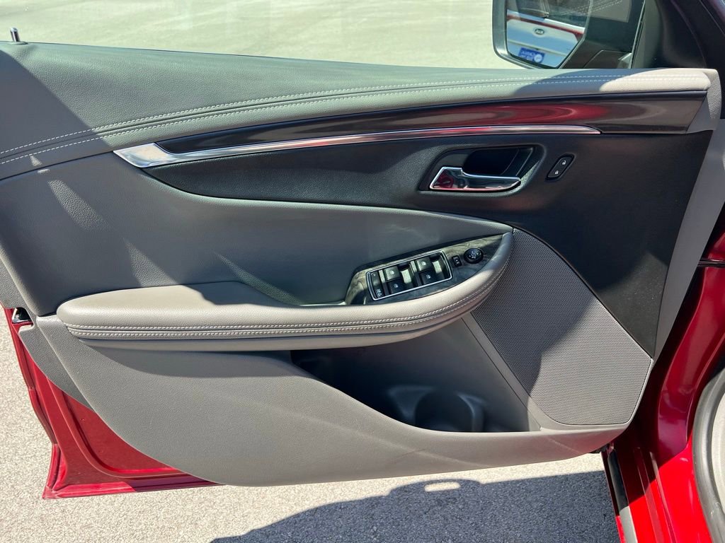 Used 2015 Chevrolet Impala LT w/ Convenience Package FWD image 16