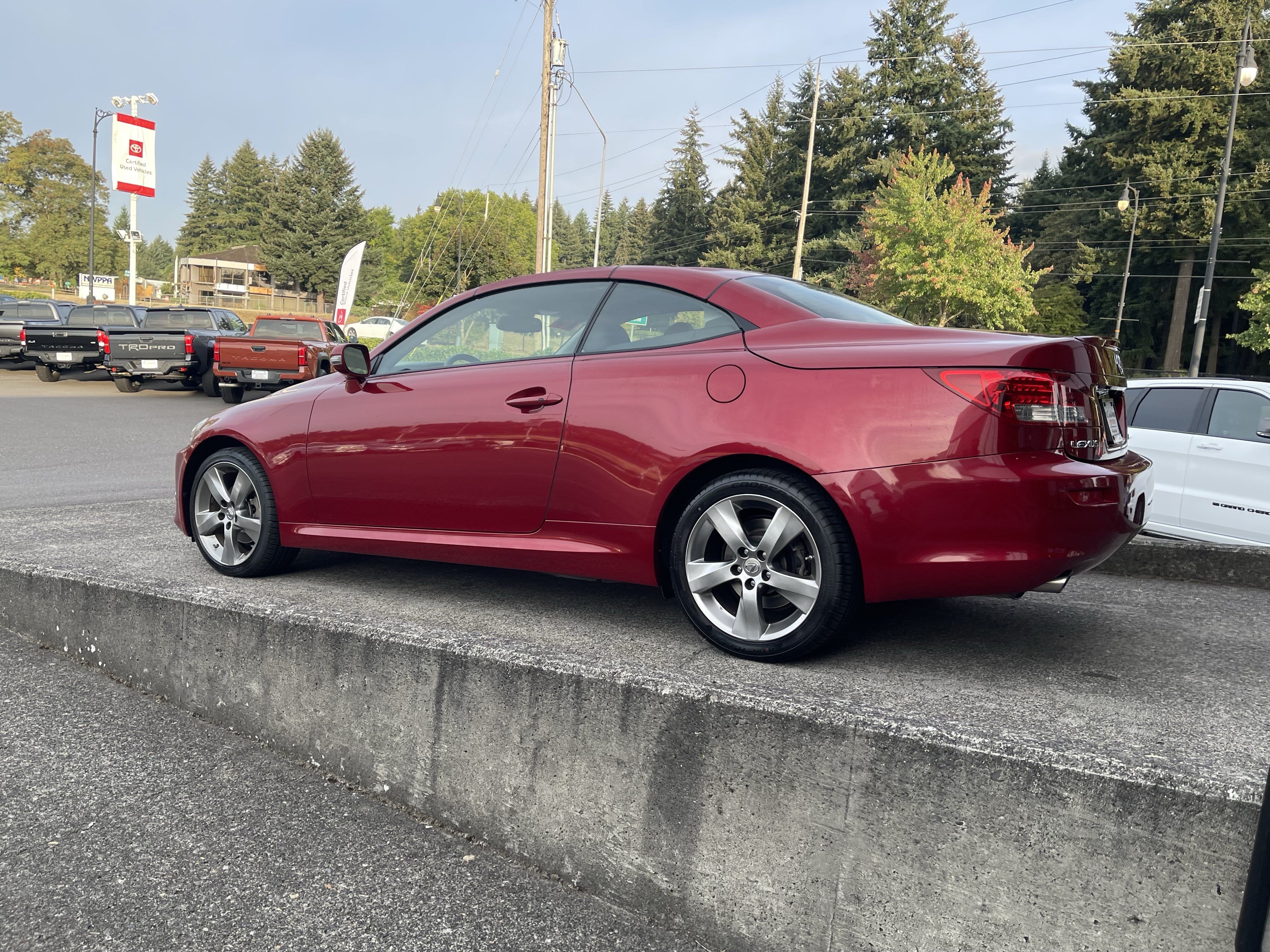 Used 2010 Lexus IS 250C w/ Luxury Pkg RWD image 5