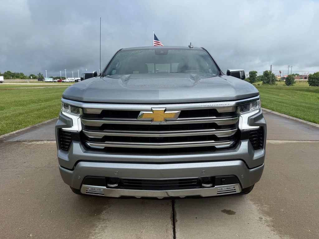 Used 2026 Chevrolet Silverado 1500 High Country w/ Technology Package AWD/4WD image 10