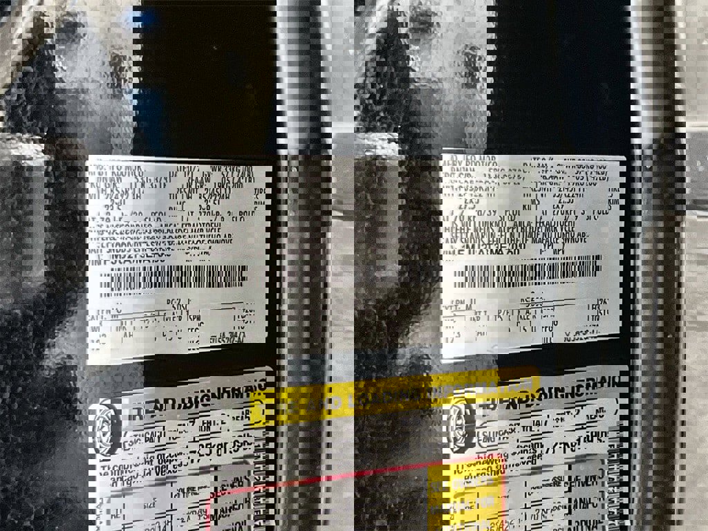 Used 2021 Ford Expedition Limited image 11