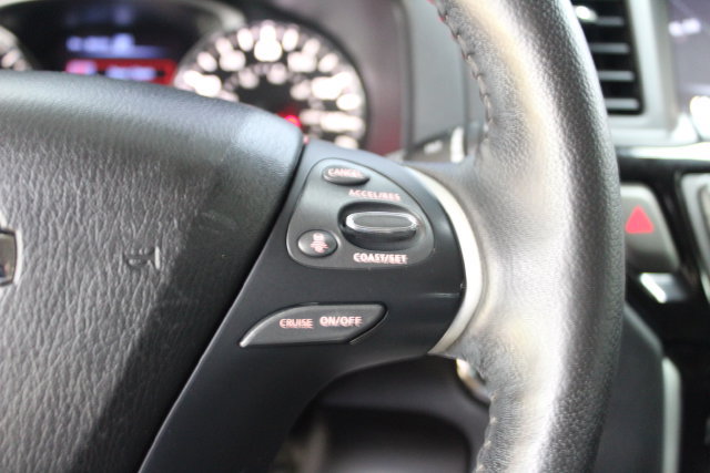 Used 2020 Nissan Pathfinder SV AWD/4WD image 17