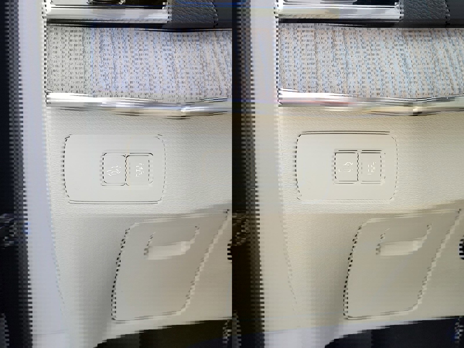 Certified 2024 Volvo XC90 T8 Plus image 18