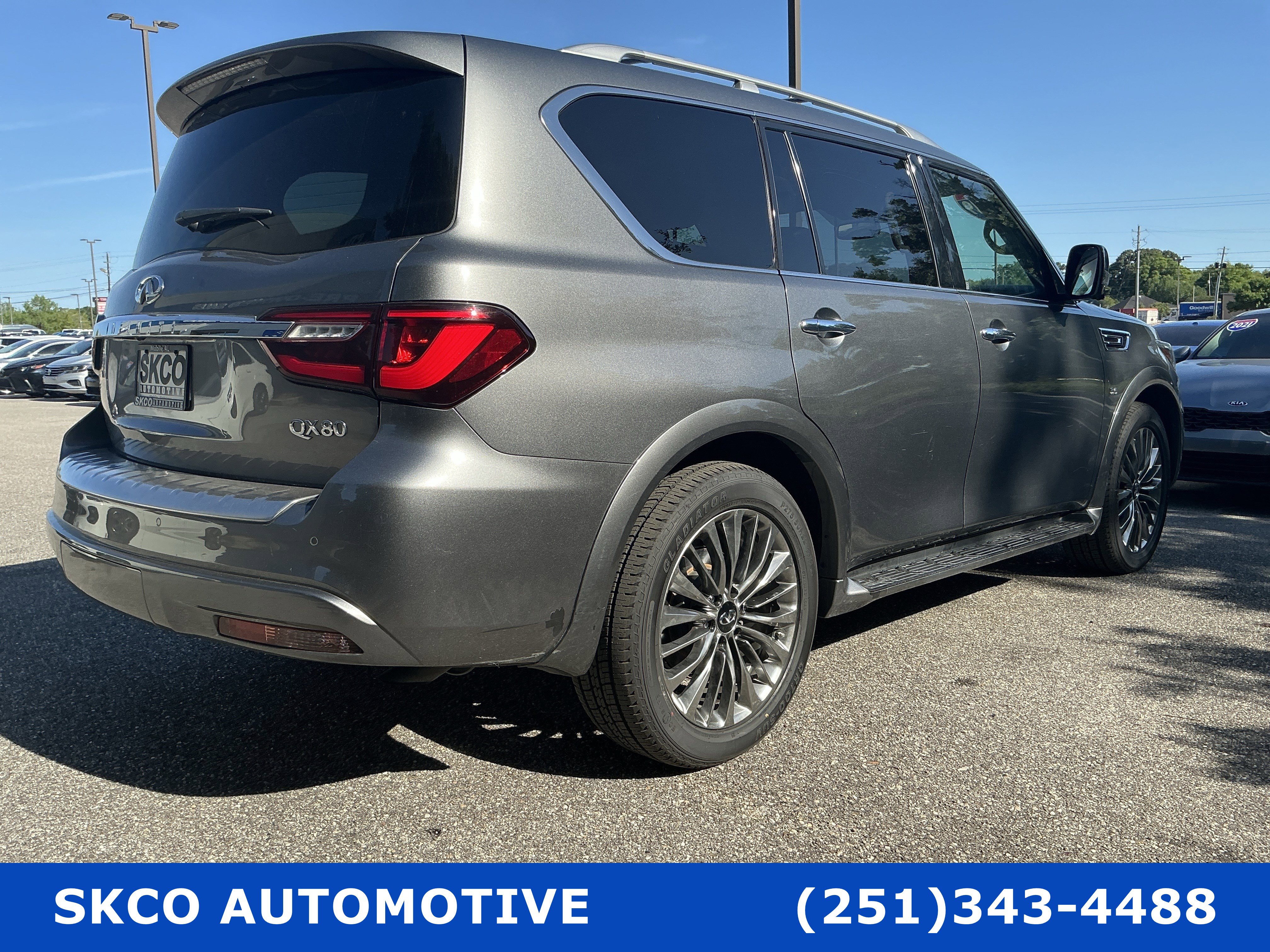 Used 2019 INFINITI QX80 Luxe w/ 22" Wheel Package image 3