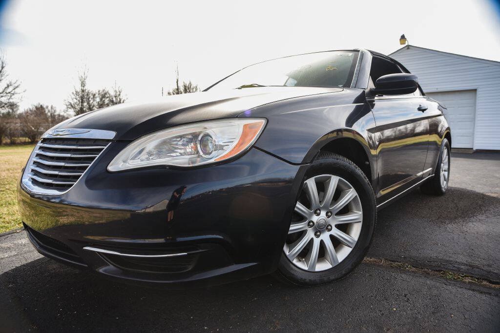 Used 2012 Chrysler 200 Touring FWD image 31