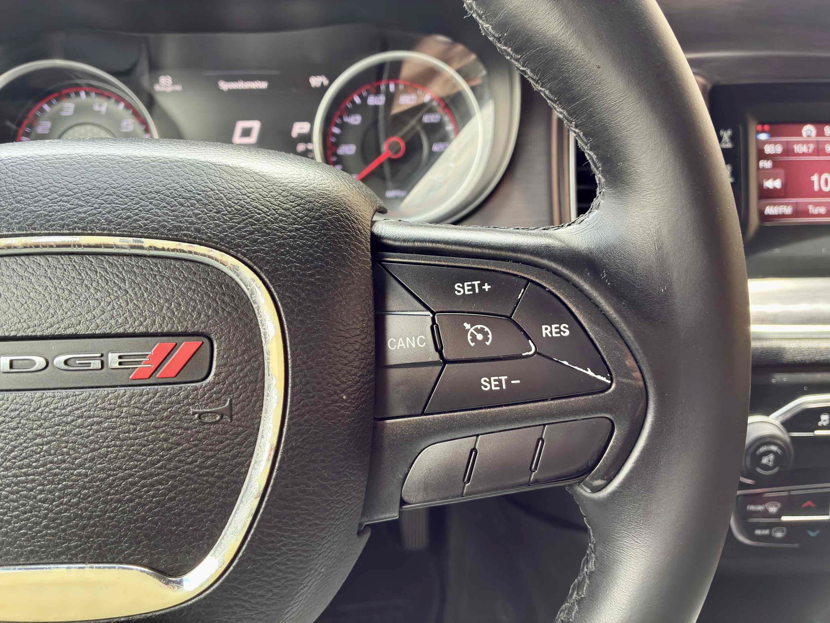 Used 2015 Dodge Charger SE RWD image 21