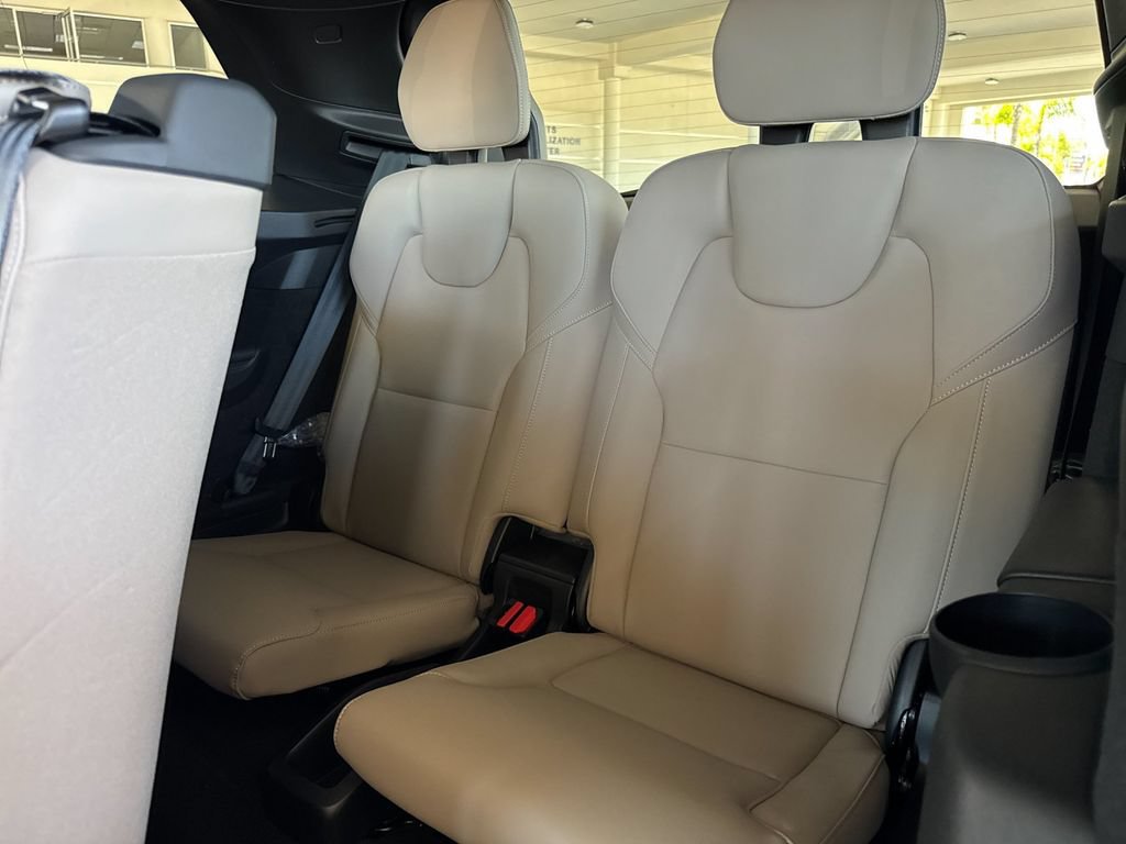 New 2026 Volvo XC90 B6 Plus w/ Protection Package Premier AWD/4WD image 14