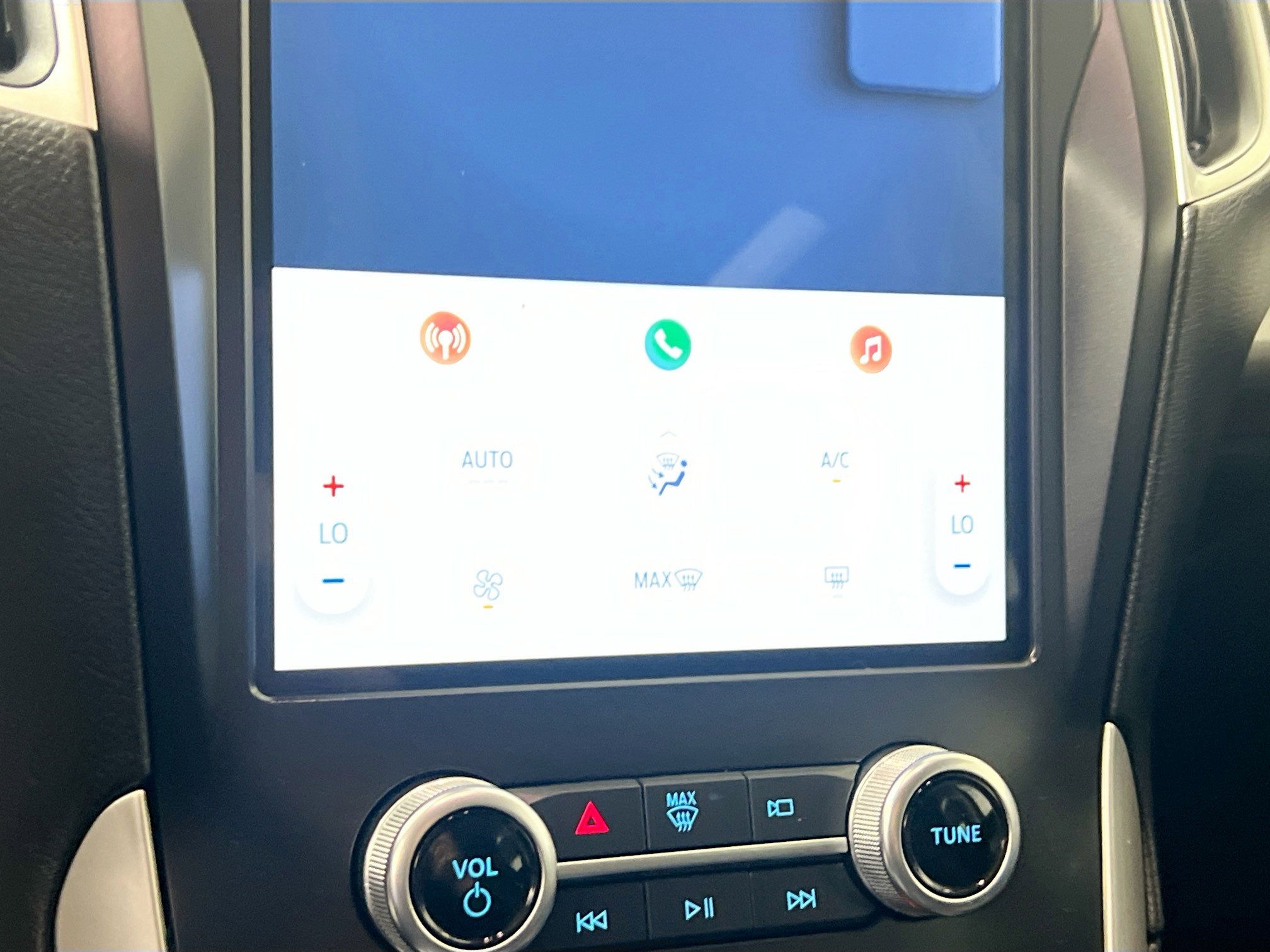 Used 2024 Ford Edge SE w/ Black Appearance Package image 27