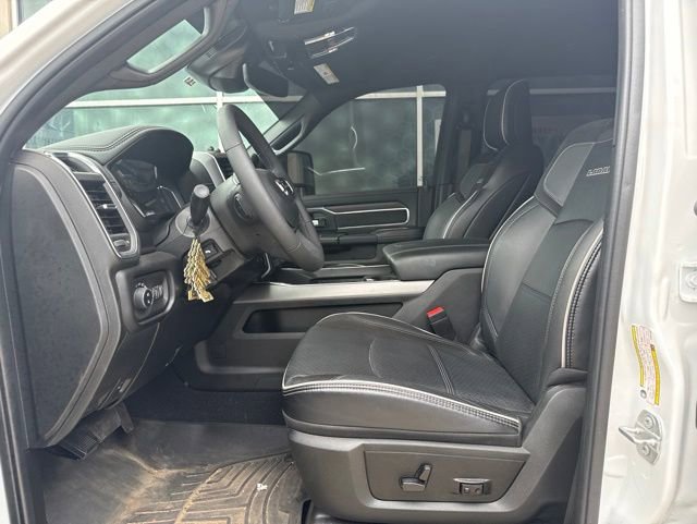 Used 2025 RAM 3500 Laramie AWD/4WD image 9