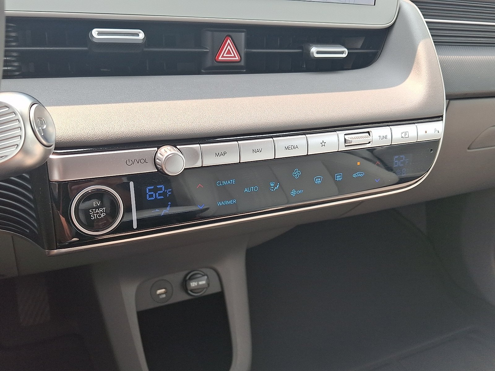 Certified 2023 Hyundai Ioniq 5 Limited AWD/4WD image 23