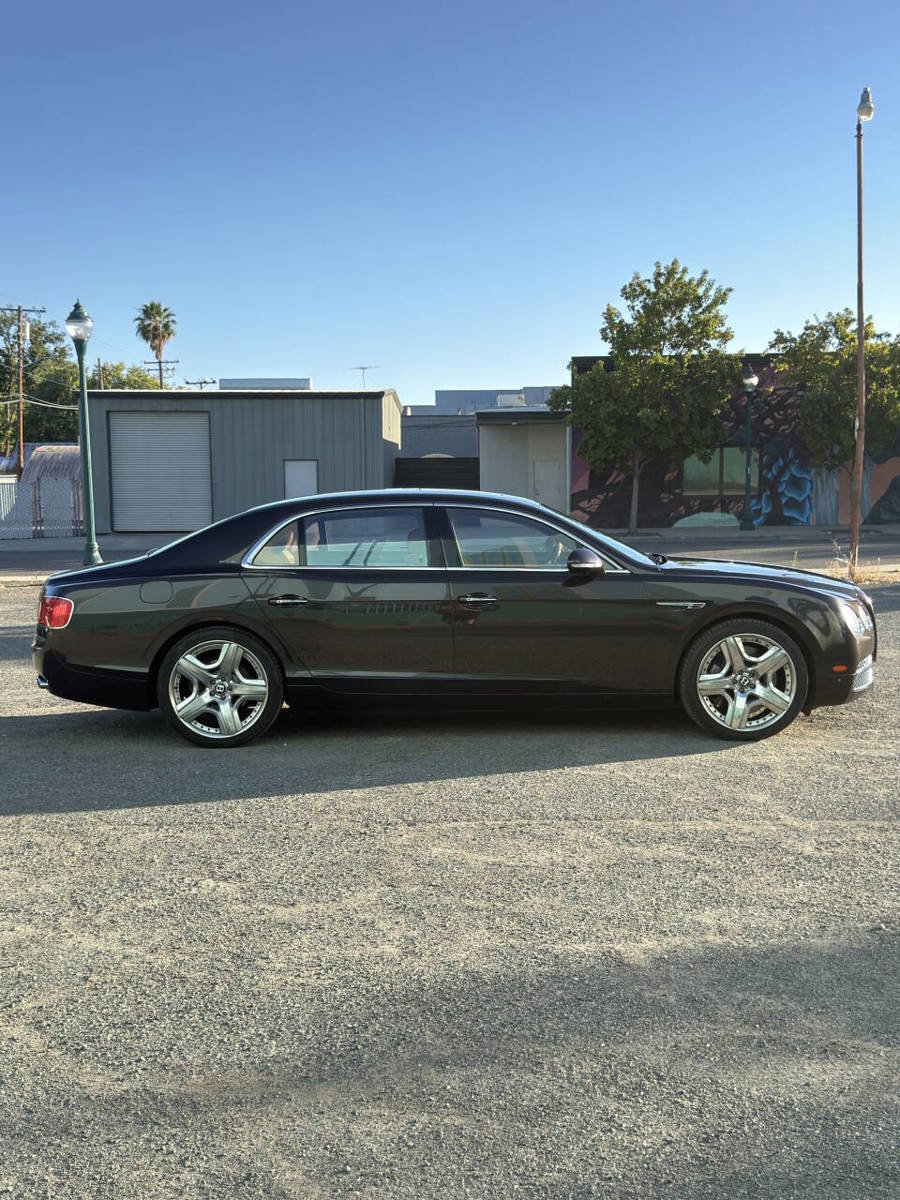 Used 2015 Bentley Flying Spur W12 image 6