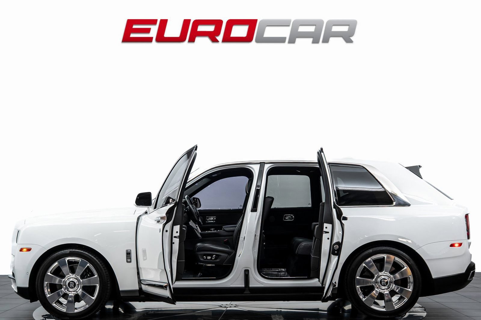 Used 2020 Rolls-Royce Cullinan AWD/4WD image 3