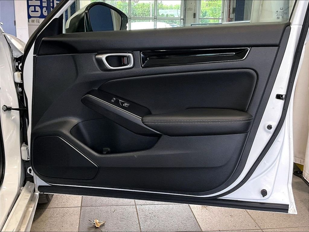 Used 2023 Honda Civic Touring image 12