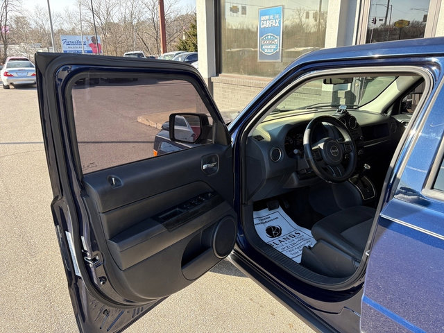 Used 2014 Jeep Patriot Sport image 9