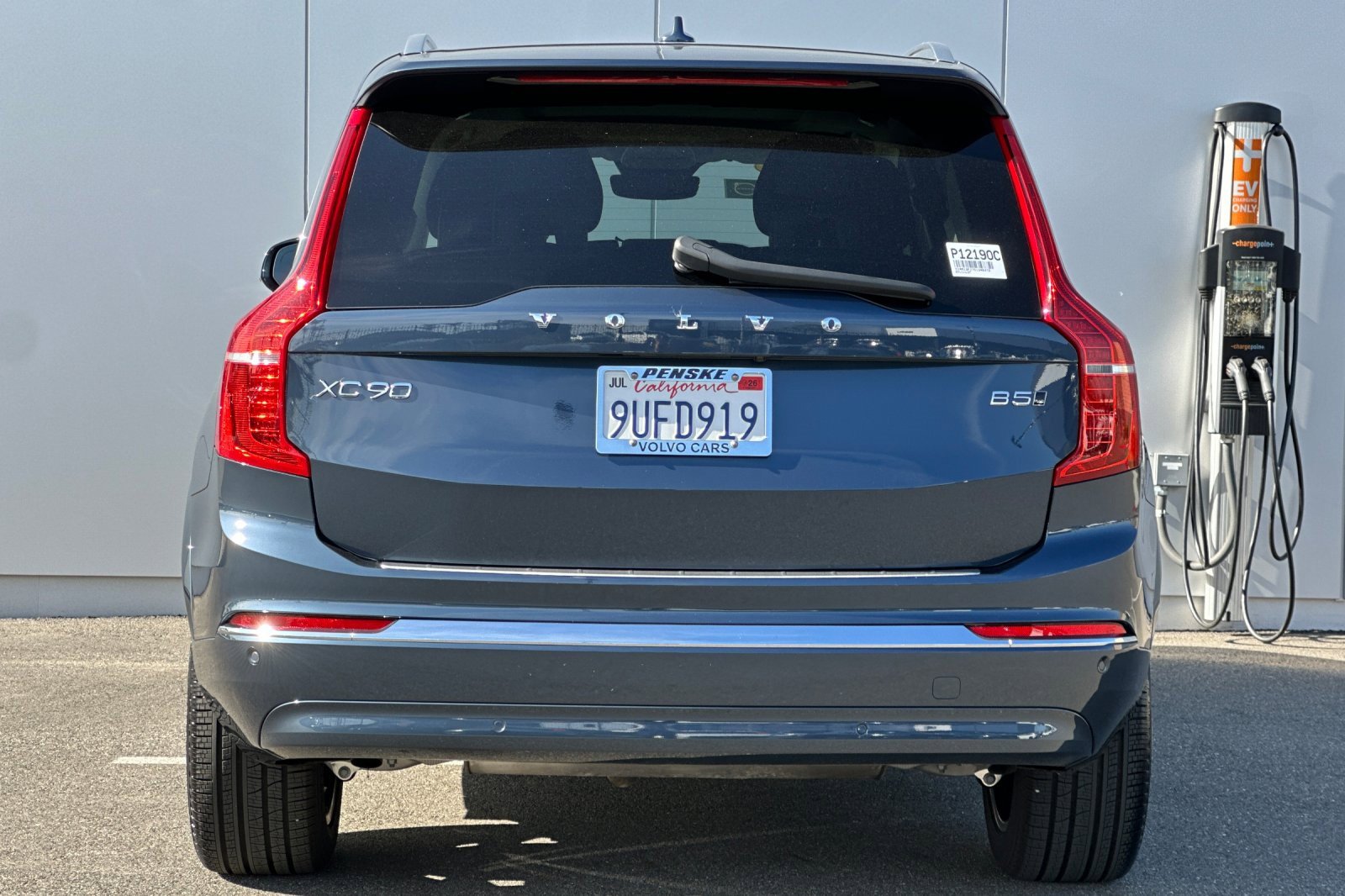 Certified 2025 Volvo XC90 B5 Core w/ Protection Package Premier image 4