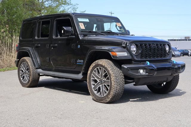 Used 2024 Jeep Wrangler High Altitude AWD/4WD image 8