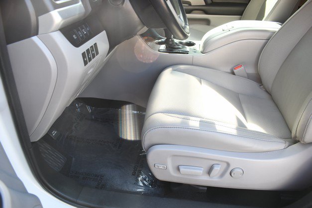 Certified 2018 Toyota Highlander Limited Platinum w/ Carpet Mat Package (TMS) AWD/4WD image 15