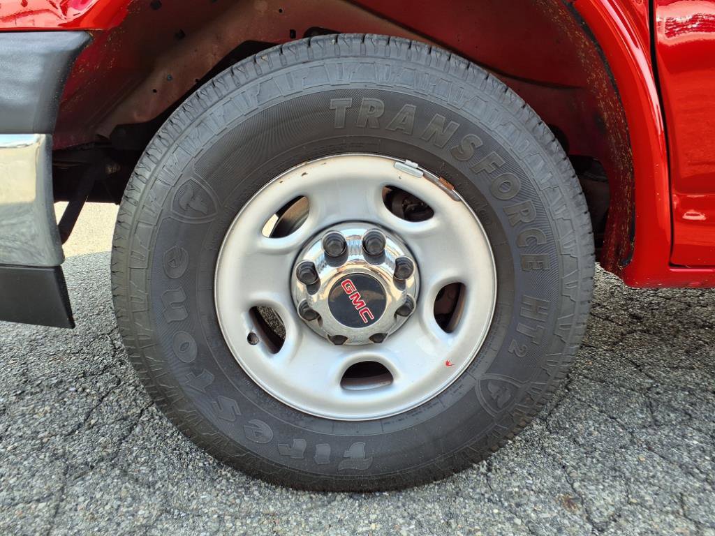 Used 2020 GMC Savana 3500 w/ Driver Convenience Package image 9