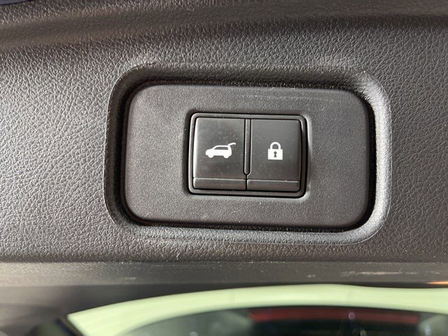 Used 2022 Nissan Pathfinder SL AWD/4WD image 46