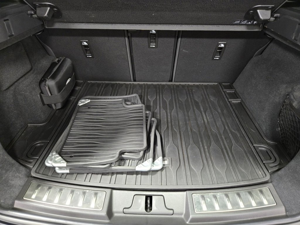 Used 2023 Land Rover Range Rover Evoque R-Dynamic SE image 45